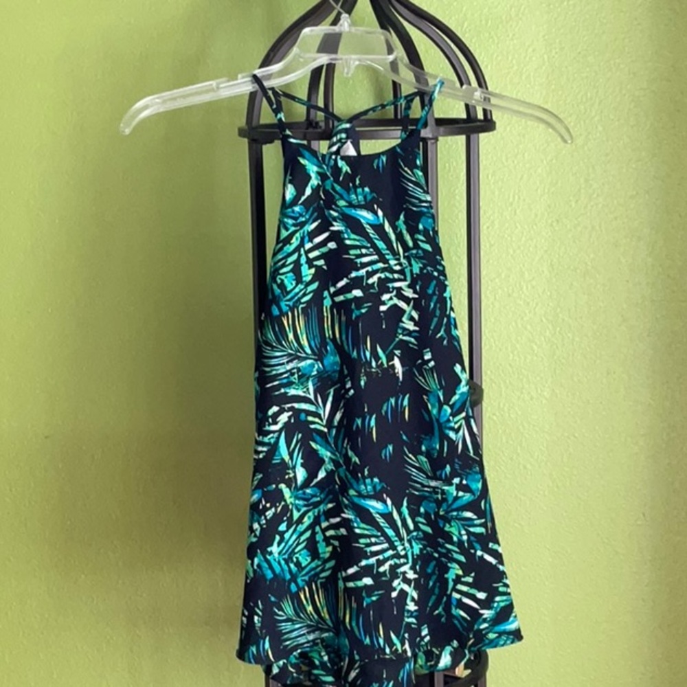 💖New Listing.. Decre turquoise floral camisole